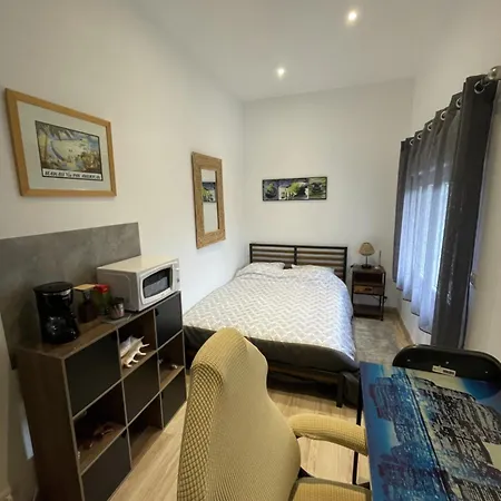 Dans Maison Individuelle Avec Climatisation Bed & Breakfast *